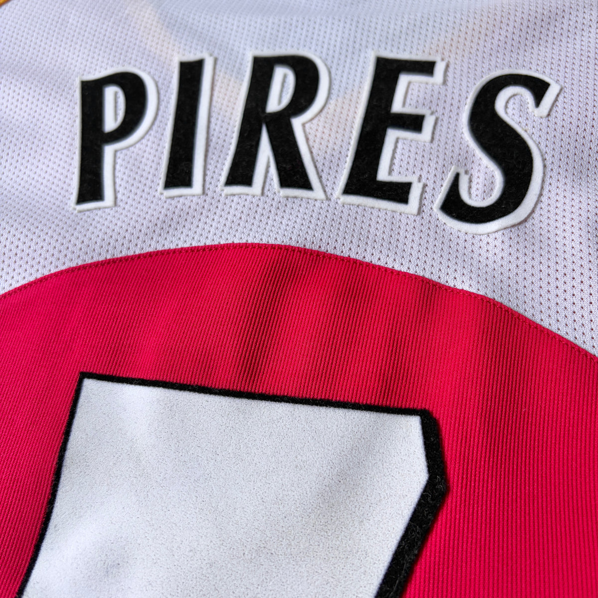 【BNWT正規品2004-2005 NIKE Arsenal home PIRES #7】