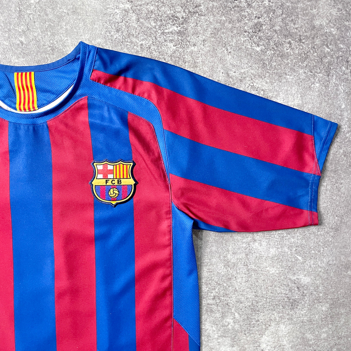 【正規品2005-2006 NIKE FC Barcelona home RONALDINHO #10】