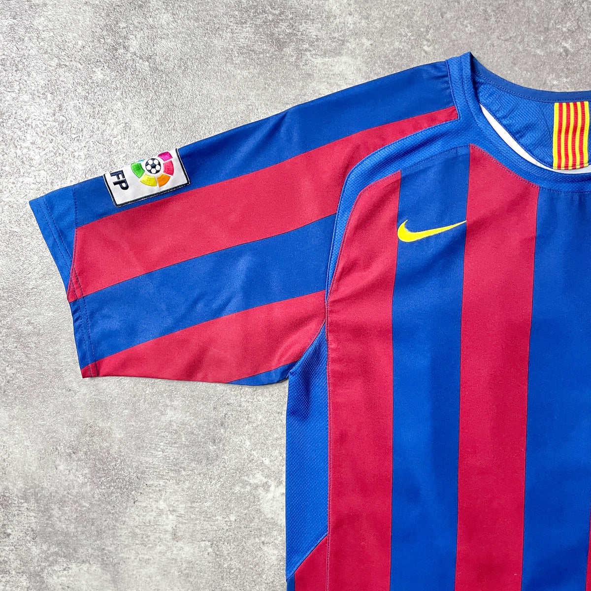【正規品2005-2006 NIKE FC Barcelona home RONALDINHO #10】