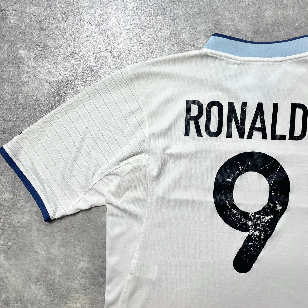 【正規品2000-2001 NIKE Inter Milan away RONALDO #9】