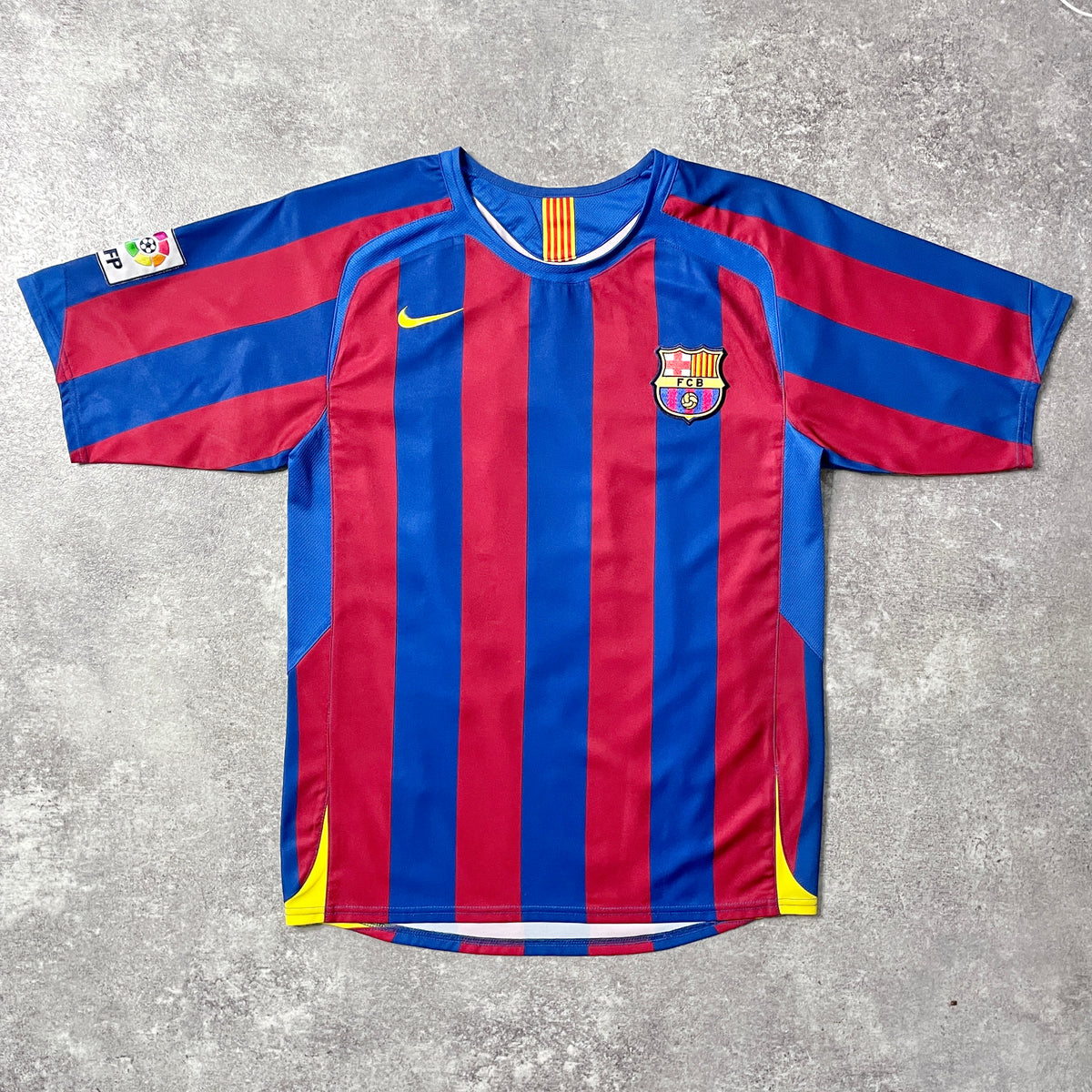 【正規品2005-2006 NIKE FC Barcelona home RONALDINHO #10】