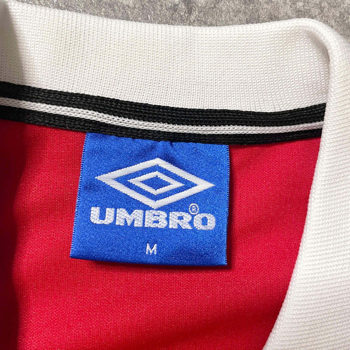 【正規品1998-2000 UMBRO Manchester United home L/S shirt】