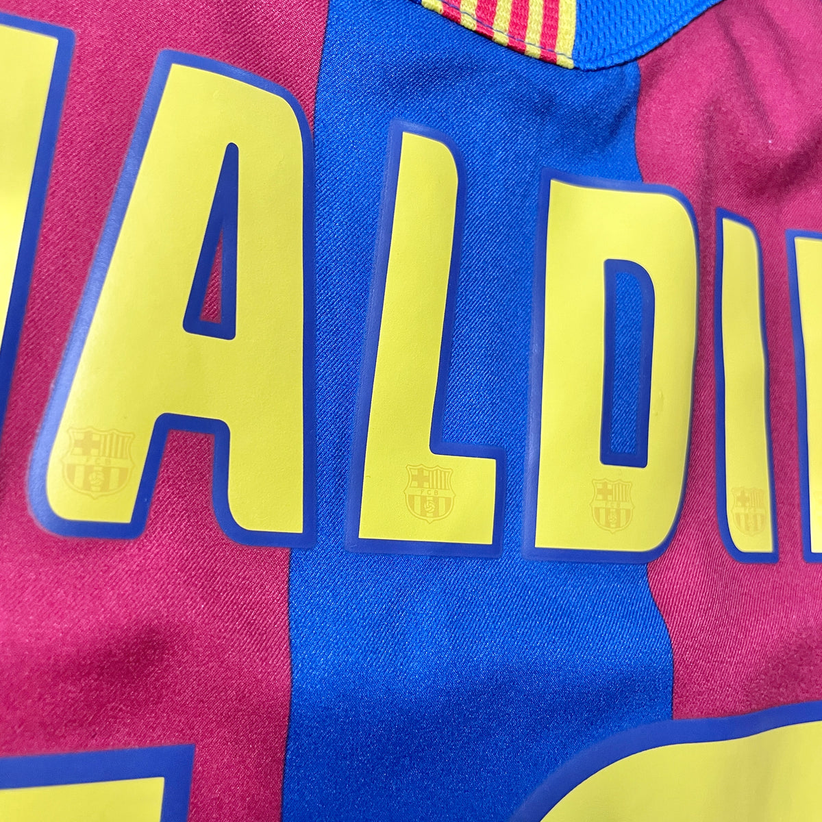 【正規品2005-2006 NIKE FC Barcelona home RONALDINHO #10】