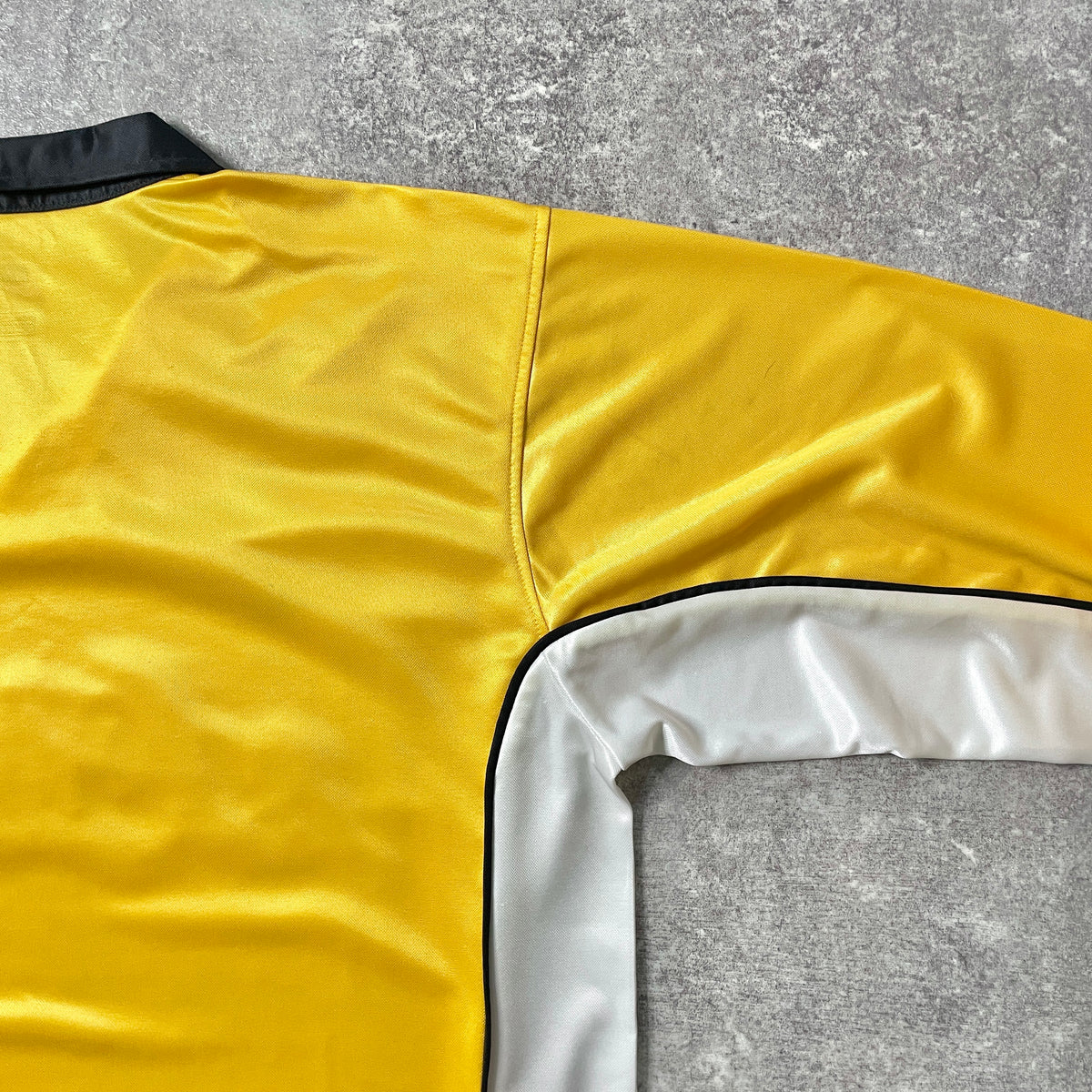 【正規品1998-2000 NIKE BVB Dortmund home L/S shirt】