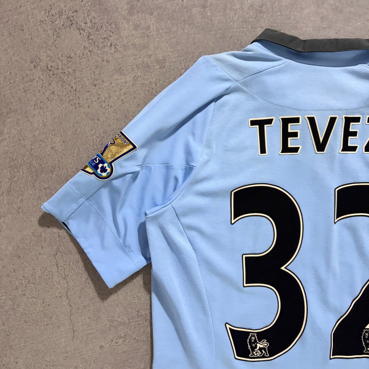 【正規品2012-2013 UMBRO Manchester City home TEVES #32】