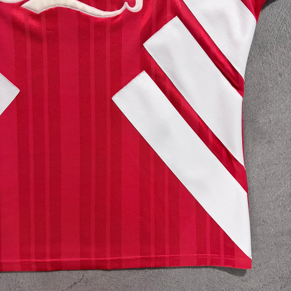 【正規品1993-1995 adidas Liverpool home shirt】