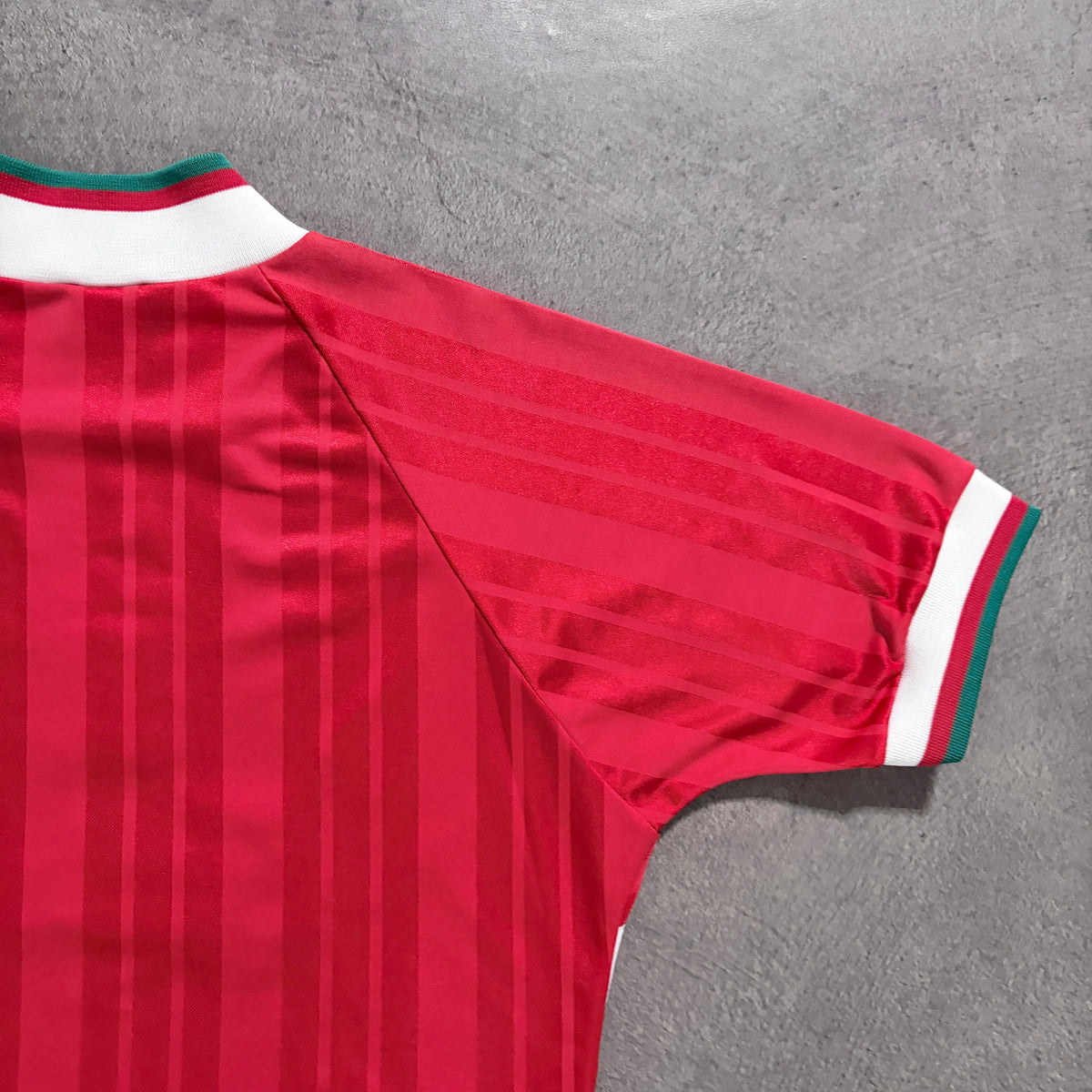 【正規品1993-1995 adidas Liverpool home shirt】