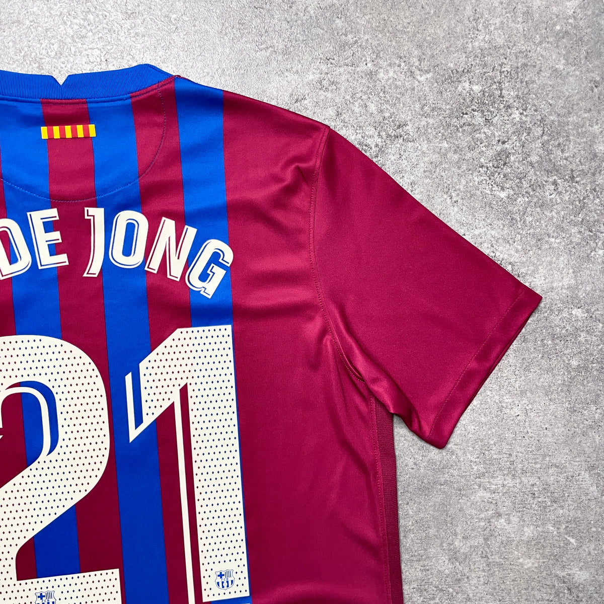 【正規品2021-2022 NIKE Barcelona home F.DE JONG #21】