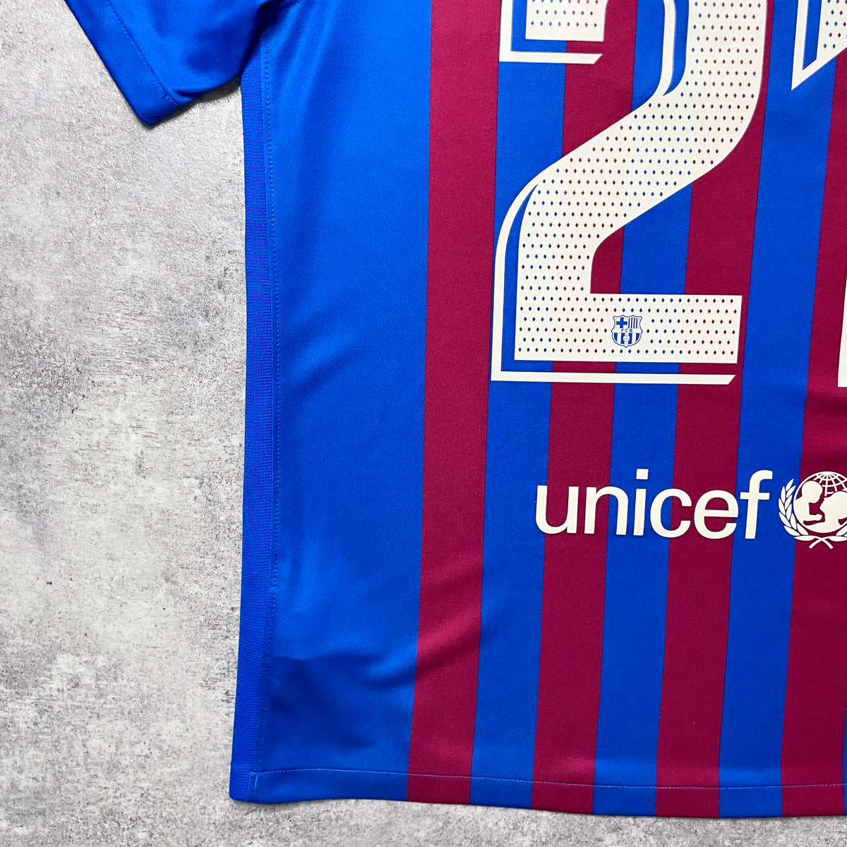 【正規品2021-2022 NIKE Barcelona home F.DE JONG #21】