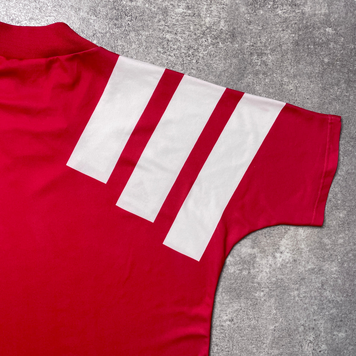 【正規品1991-1992 adidas Liverpool home shirt】