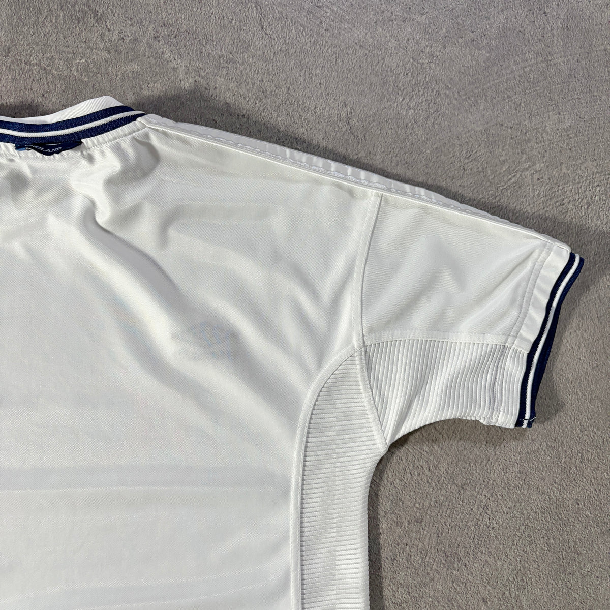 【正規品1999-2001 UMBRO England home shirt】