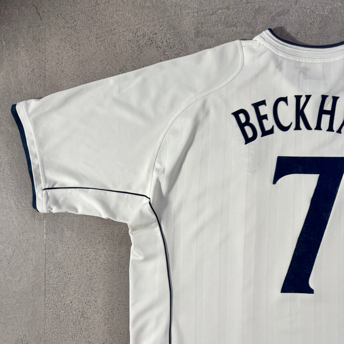 【正規品2001-2003 UMBRO England home Beckham #7】