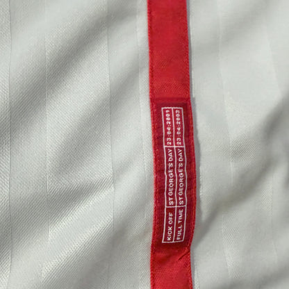 【正規品2001-2003 UMBRO England home Beckham #7】