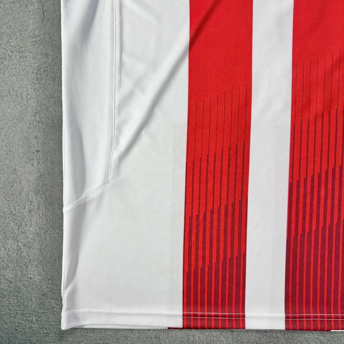 【正規選手支給実使用品2017-2018 erima Köln home OSAKO #13】