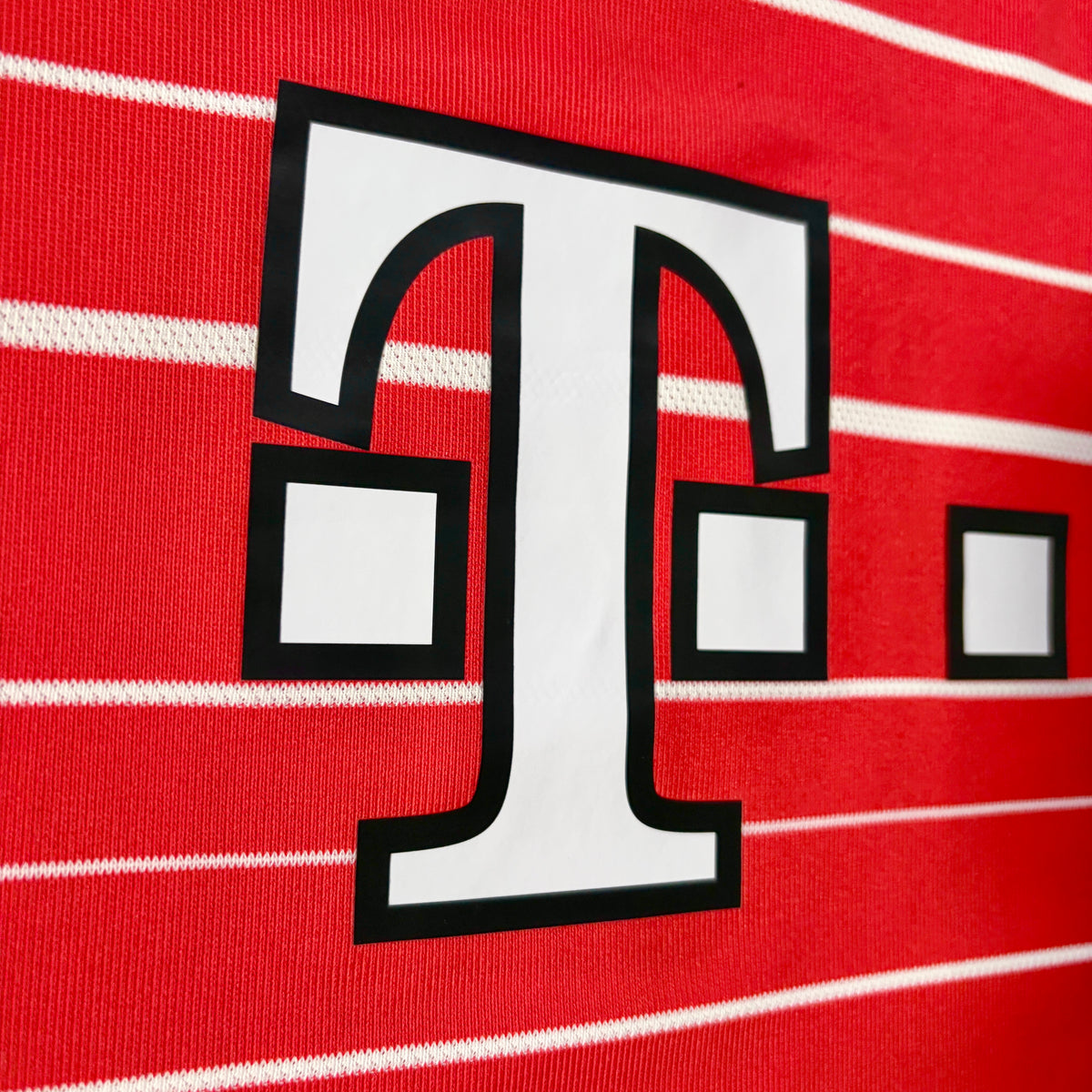 【正規品2022-2023 adidas Bayern München home De Ligh #4】