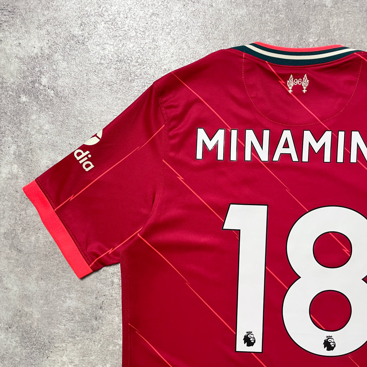 【正規品2021-2022 NIKE Liverpool home MINAMINO #18】