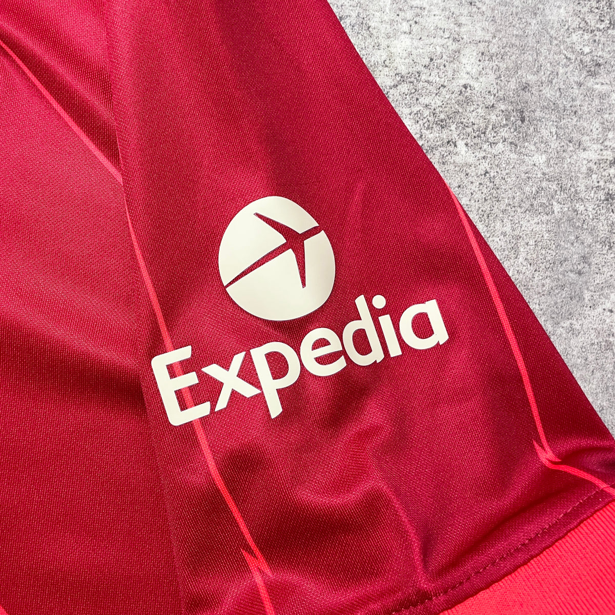 【正規品2021-2022 NIKE Liverpool home MINAMINO #18】