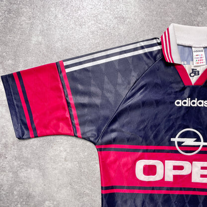 【正規品1997-1999 adidas Bayern München home ELBER #9】