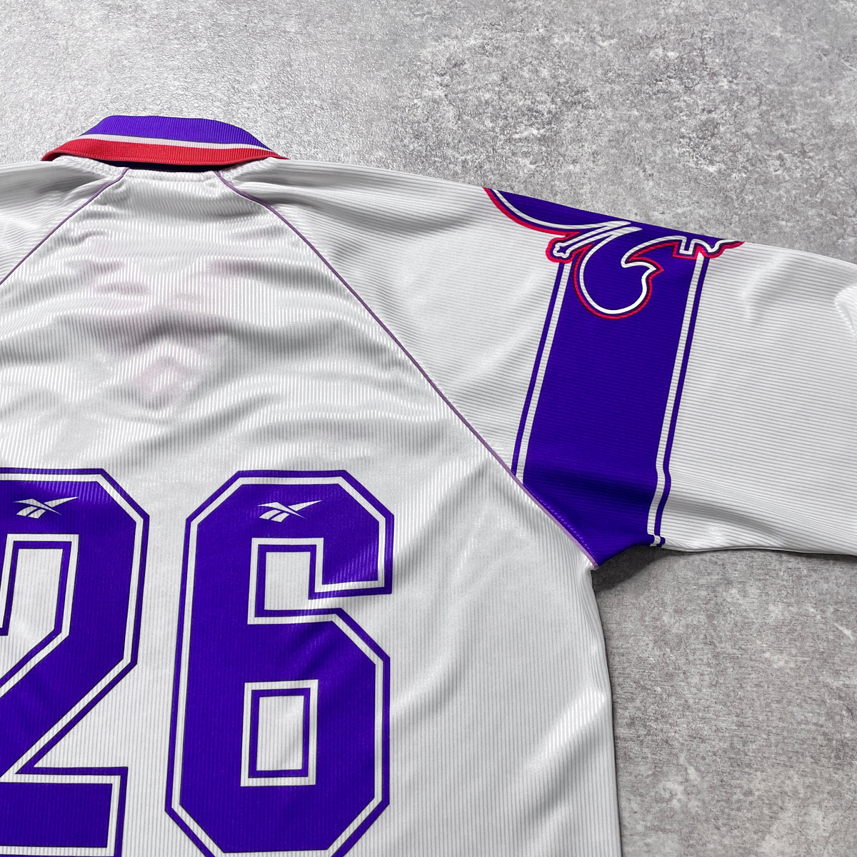 【正規選手支給品1996-1997 Reebok Fiorentina away #26】