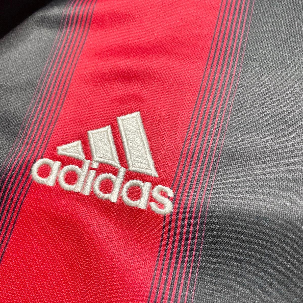【正規品2004-2005 adidas AC Milan home L/S KALADZE #4】