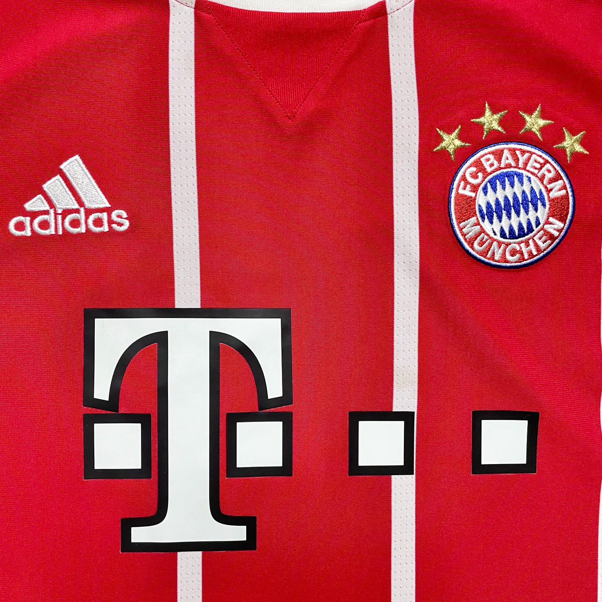 【正規品2017-2018 adidas Bayern München home JAMES #11】