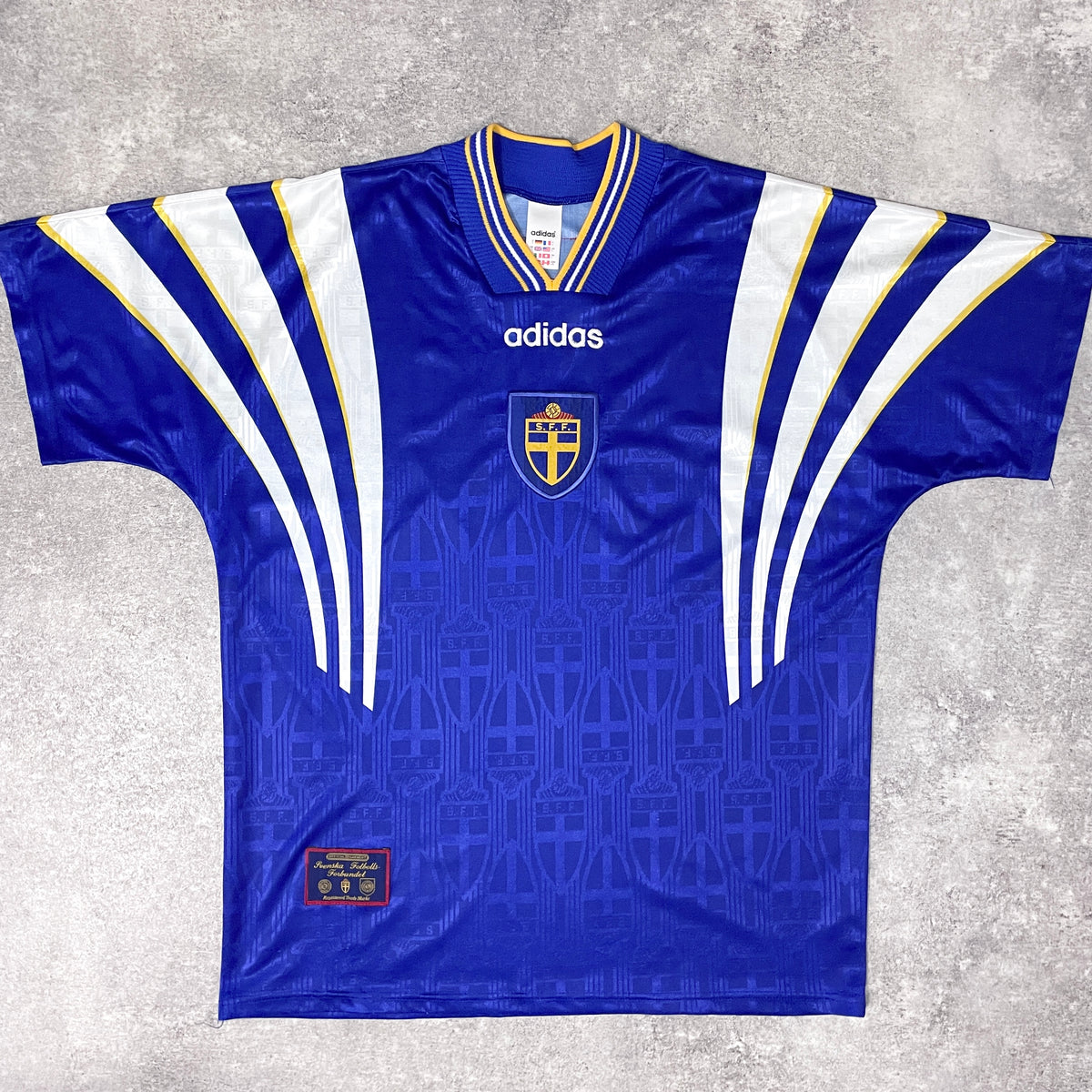【正規品1996-1998 adidas Sweden away shirt】
