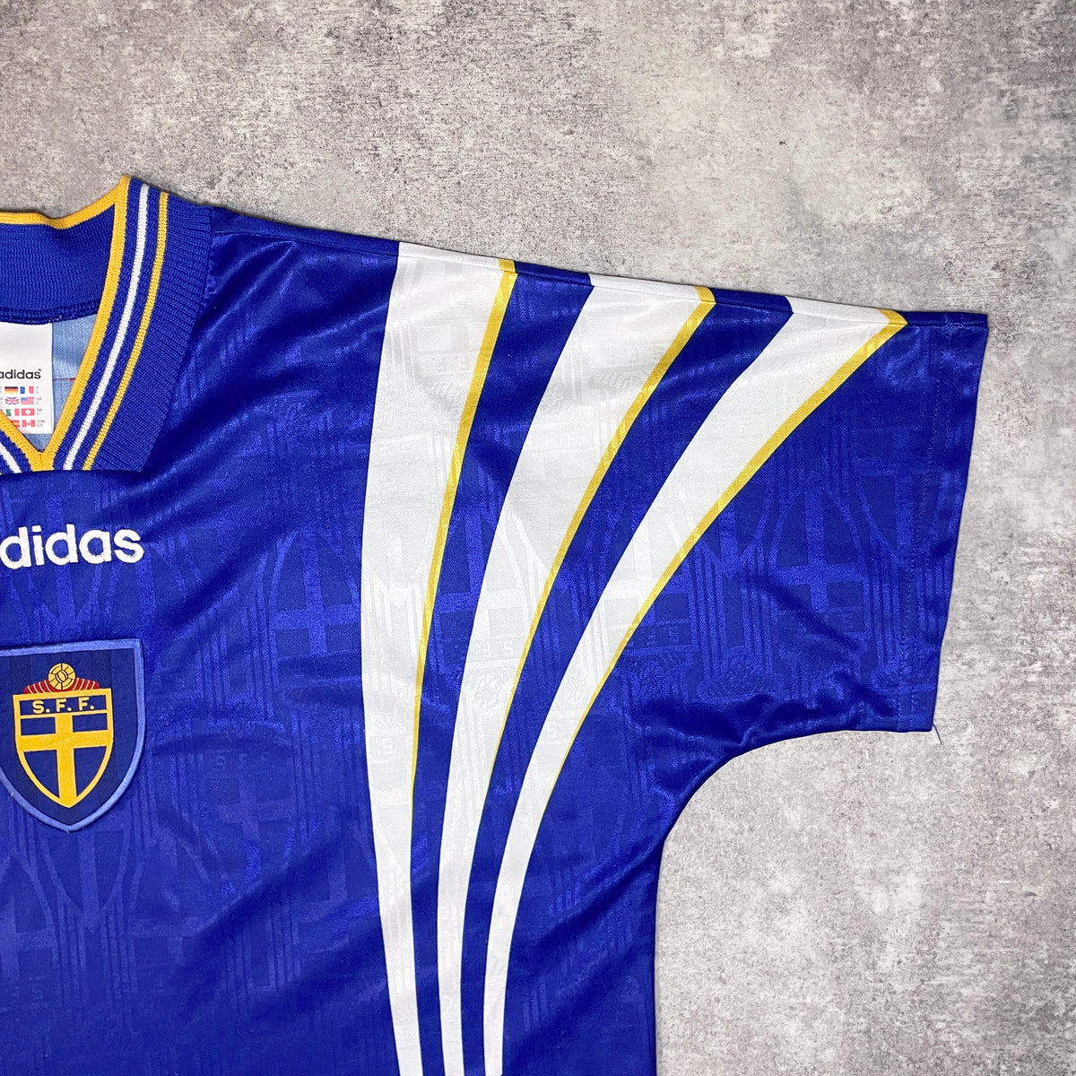 【正規品1996-1998 adidas Sweden away shirt】