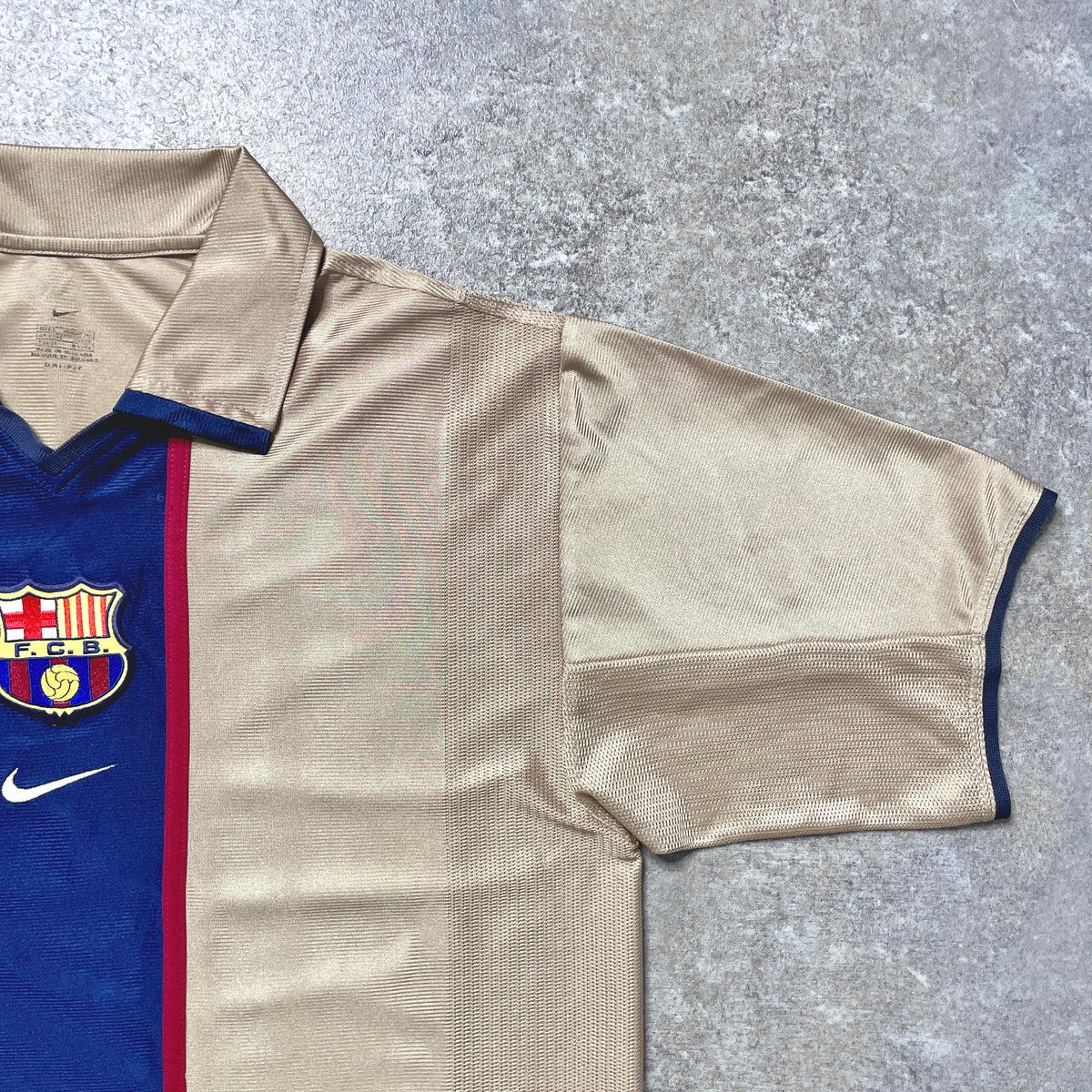 【正規品2001-2002 NIKE FC Barcelona away shirt】