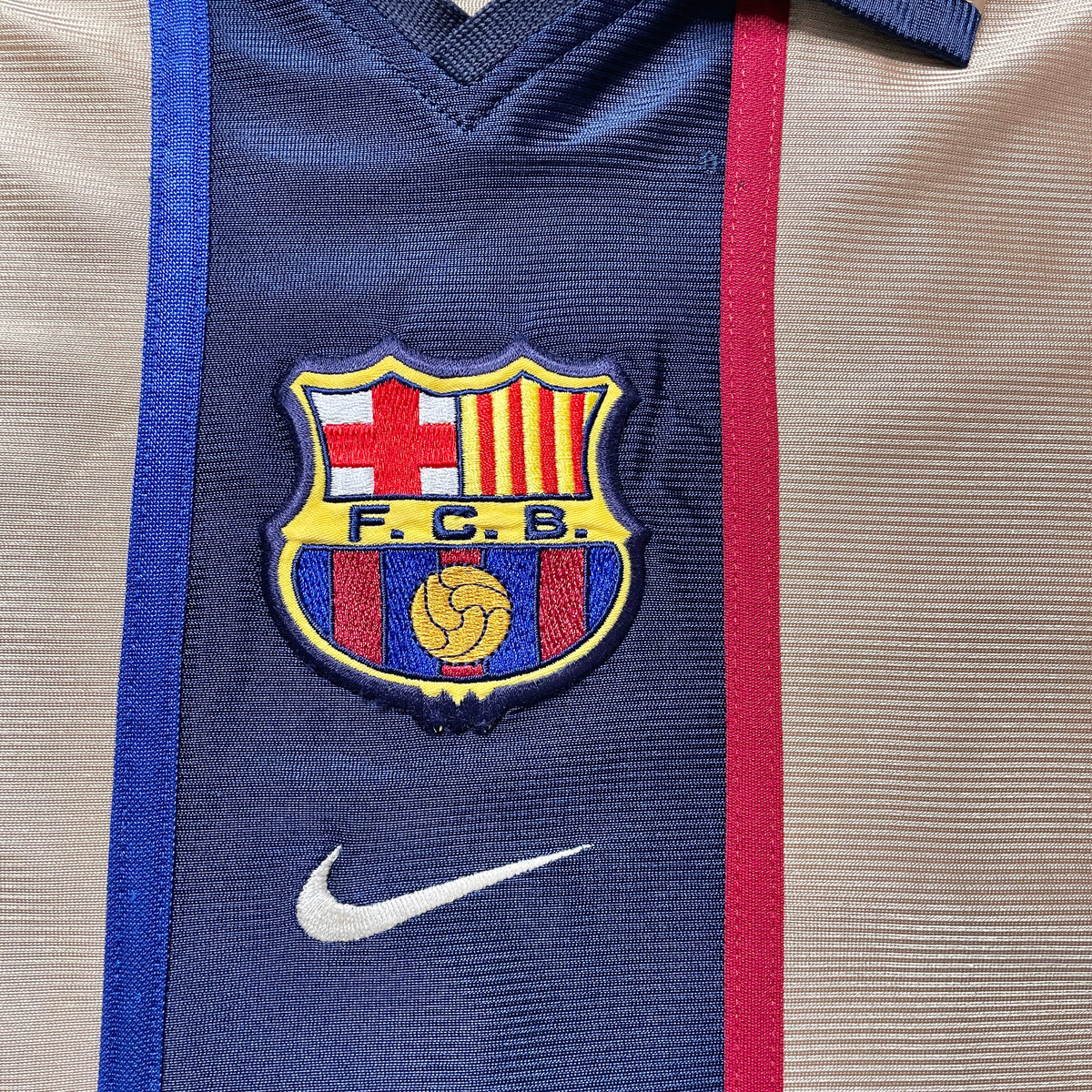 【正規品2001-2002 NIKE FC Barcelona away shirt】