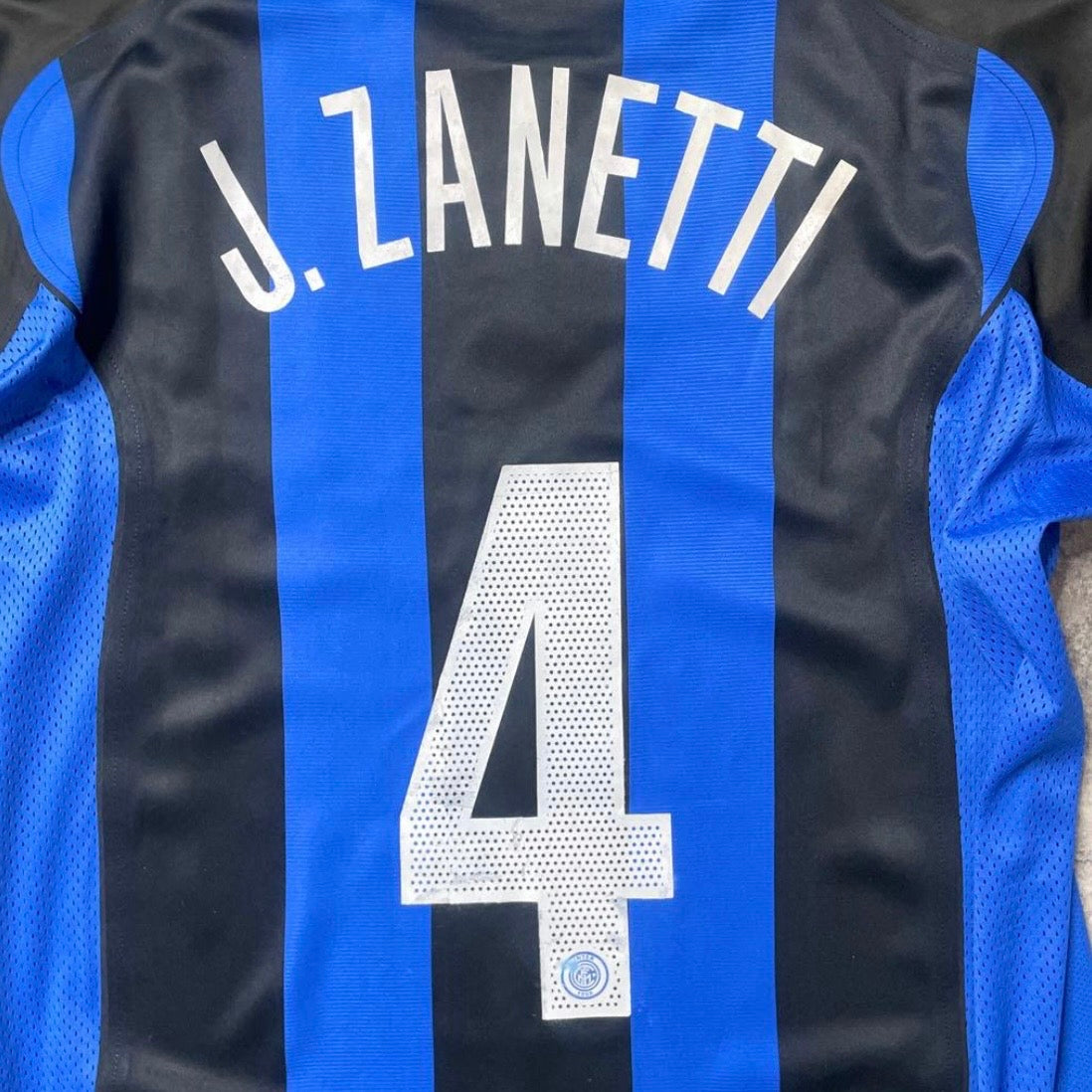 【正規選手支給品2004-2005 NIKE Inter home L/S ZANETTI #4】