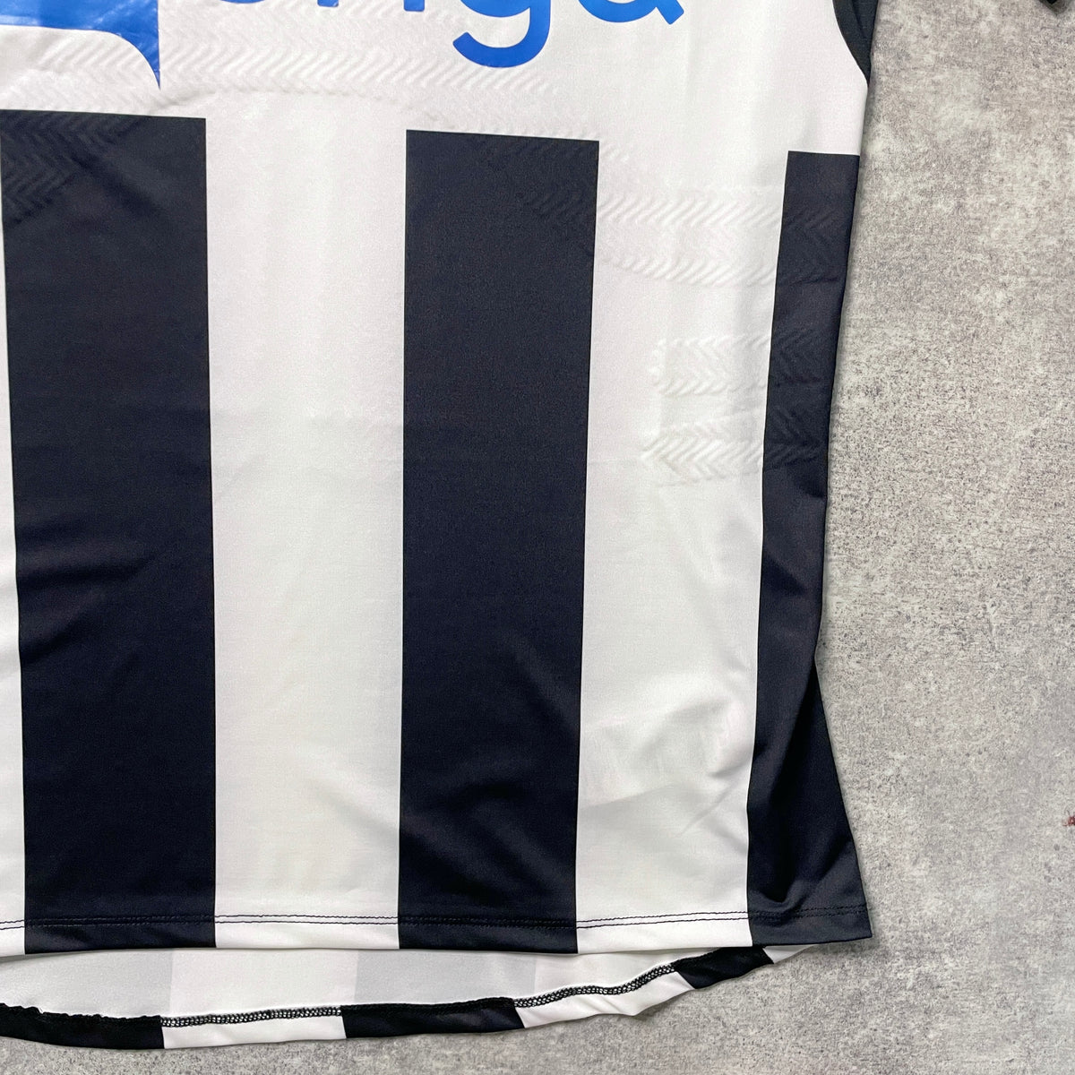 【正規選手支給品2016-2017 PUMA Newcastle United home shirt】