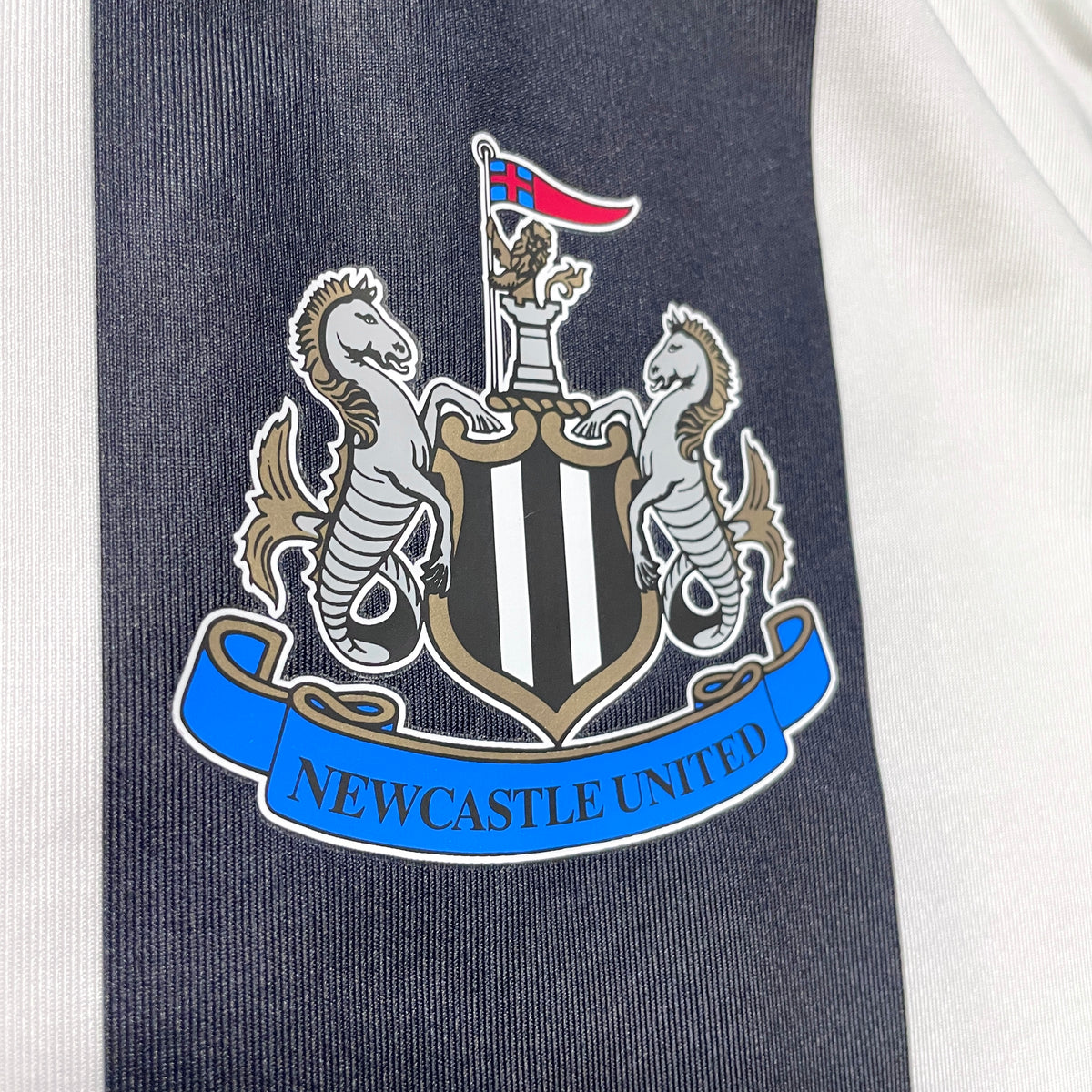【正規選手支給品2016-2017 PUMA Newcastle United home shirt】