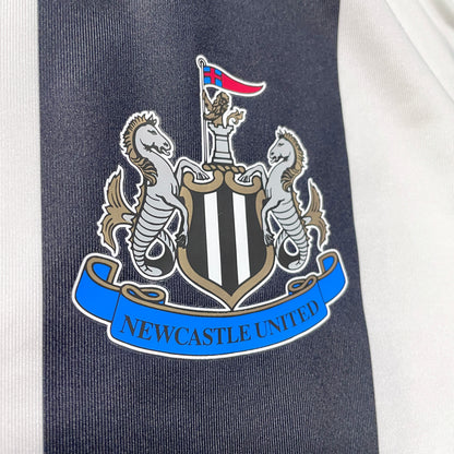 【正規選手支給品2016-2017 PUMA Newcastle United home shirt】