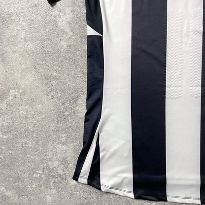 【正規選手支給品2016-2017 PUMA Newcastle United home shirt】