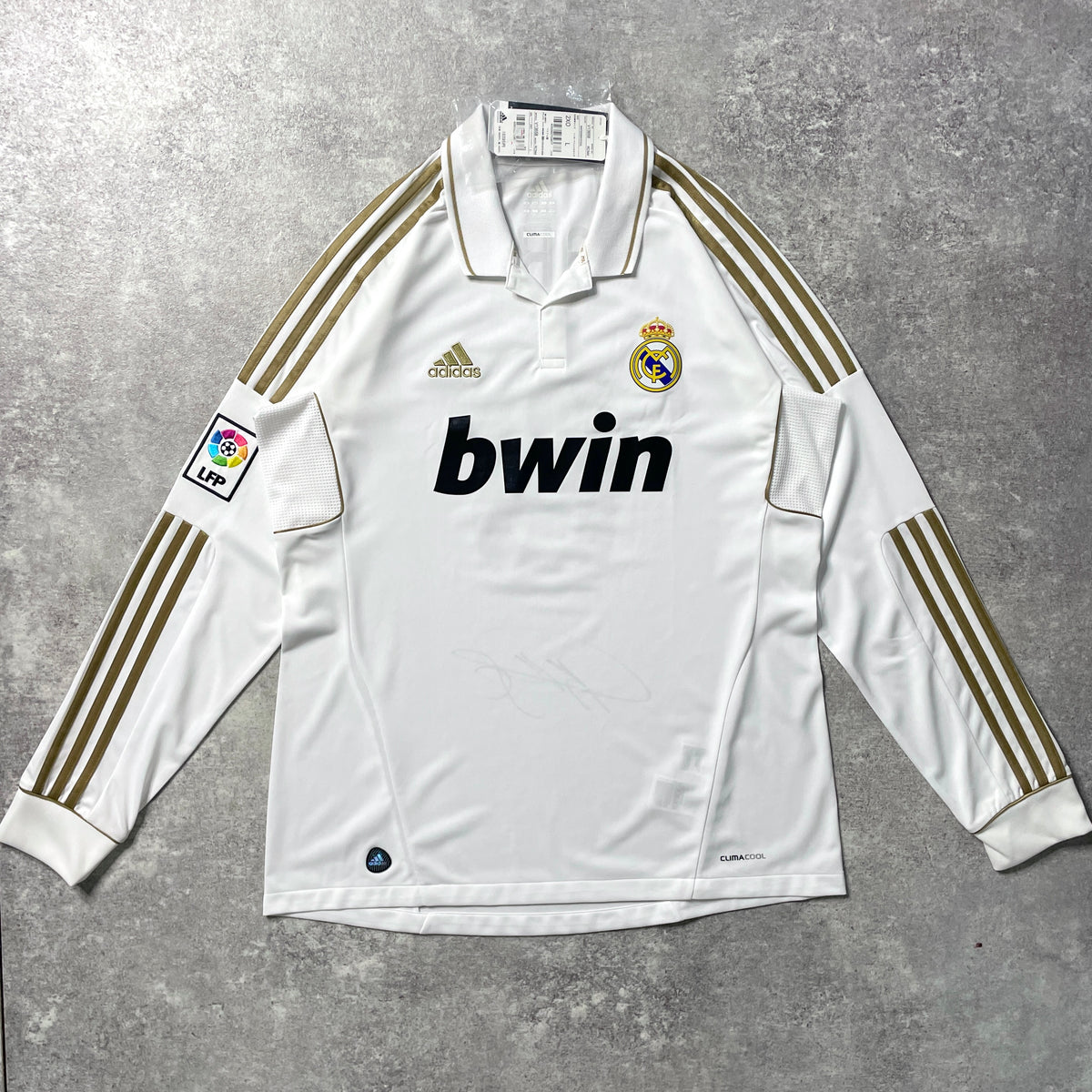 【BNWT正規品2011-2012 adidas Real Madrid home L/S KAKA #8】