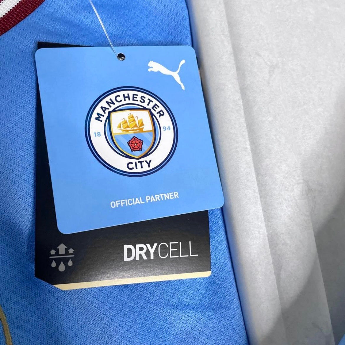 【BNWT正規品2022-2023 PUMA Manchester City home treble anniversary shirt】