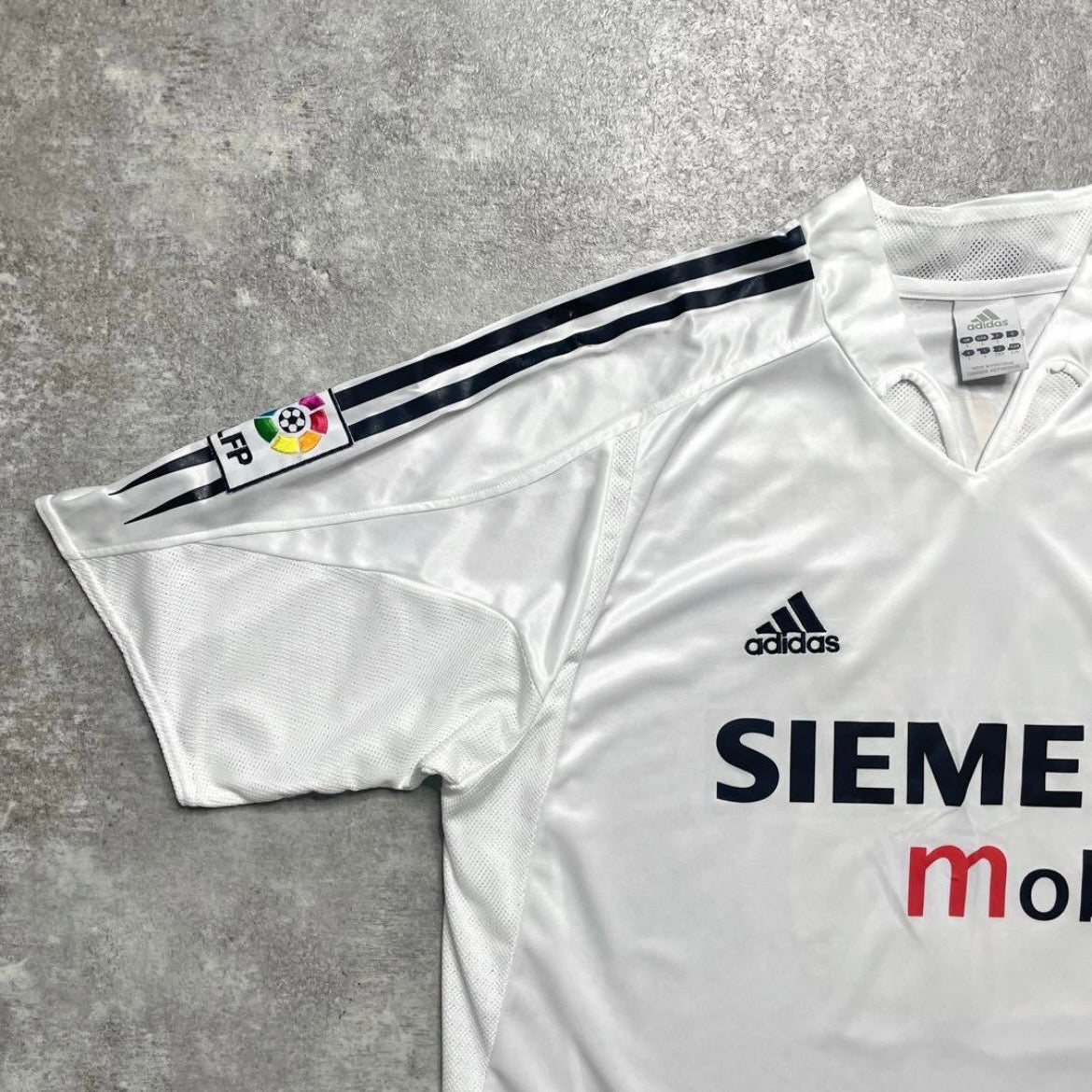 【正規品2004-2005 adidas Real Madrid home Beckham #23】