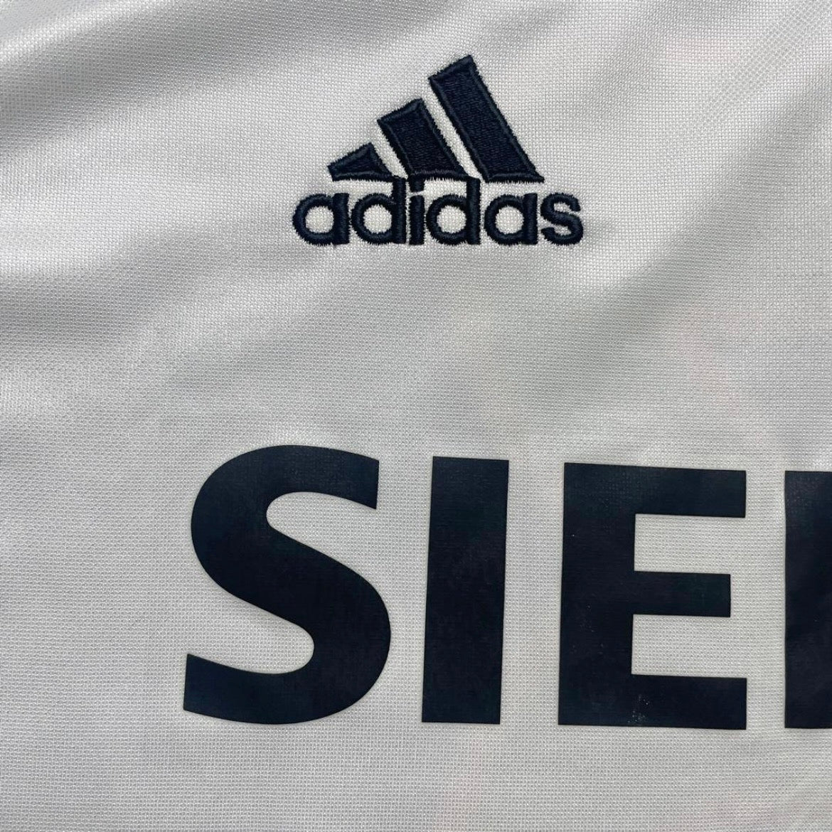【正規品2004-2005 adidas Real Madrid home Beckham #23】