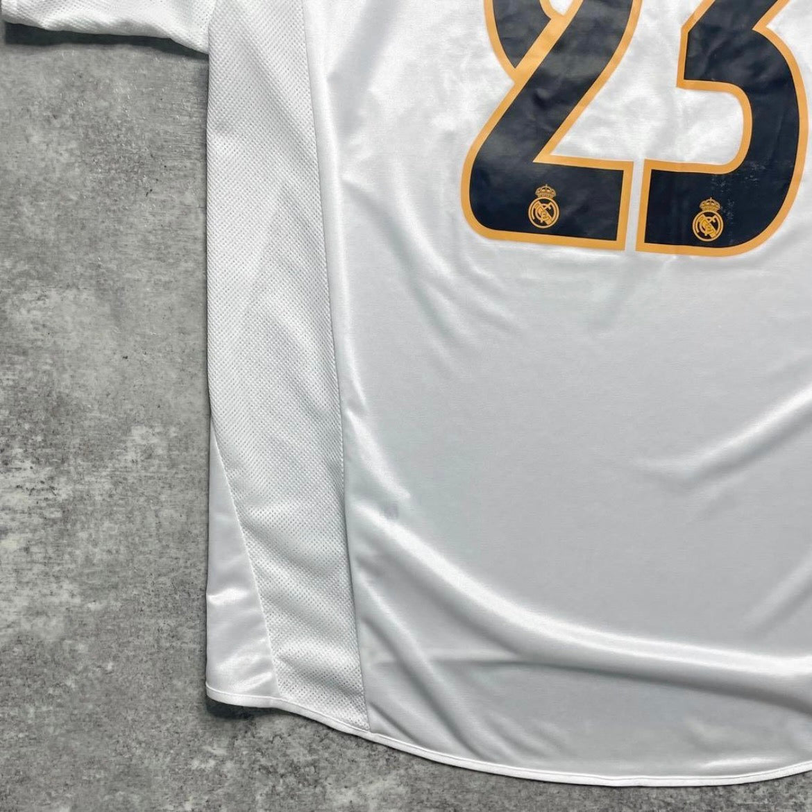 【正規品2004-2005 adidas Real Madrid home Beckham #23】