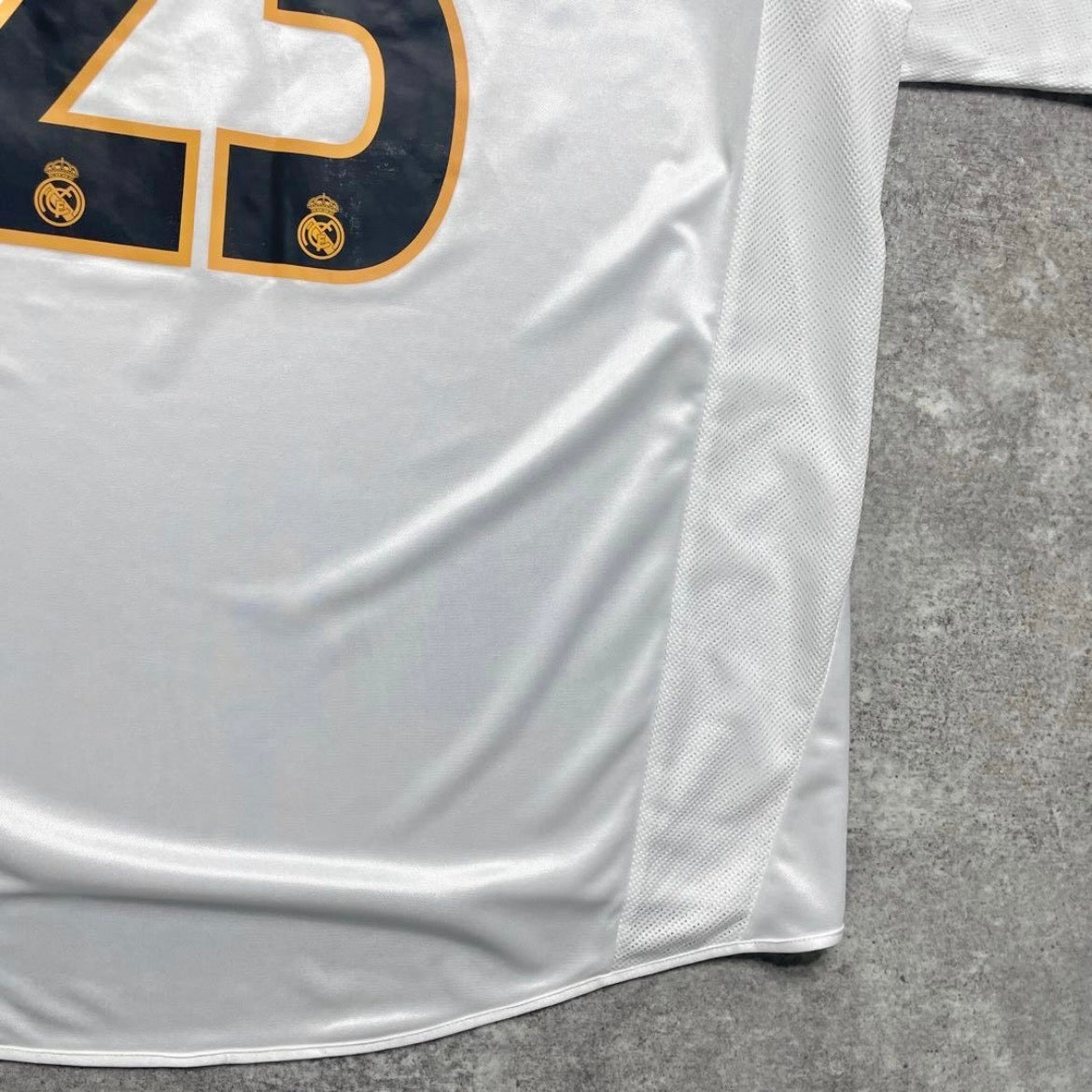 【正規品2004-2005 adidas Real Madrid home Beckham #23】