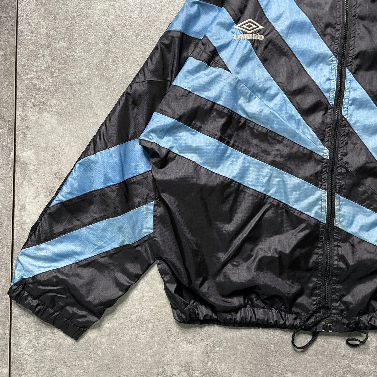 【正規品1992-1993 UMBRO Inter Milan nylon track jacket】