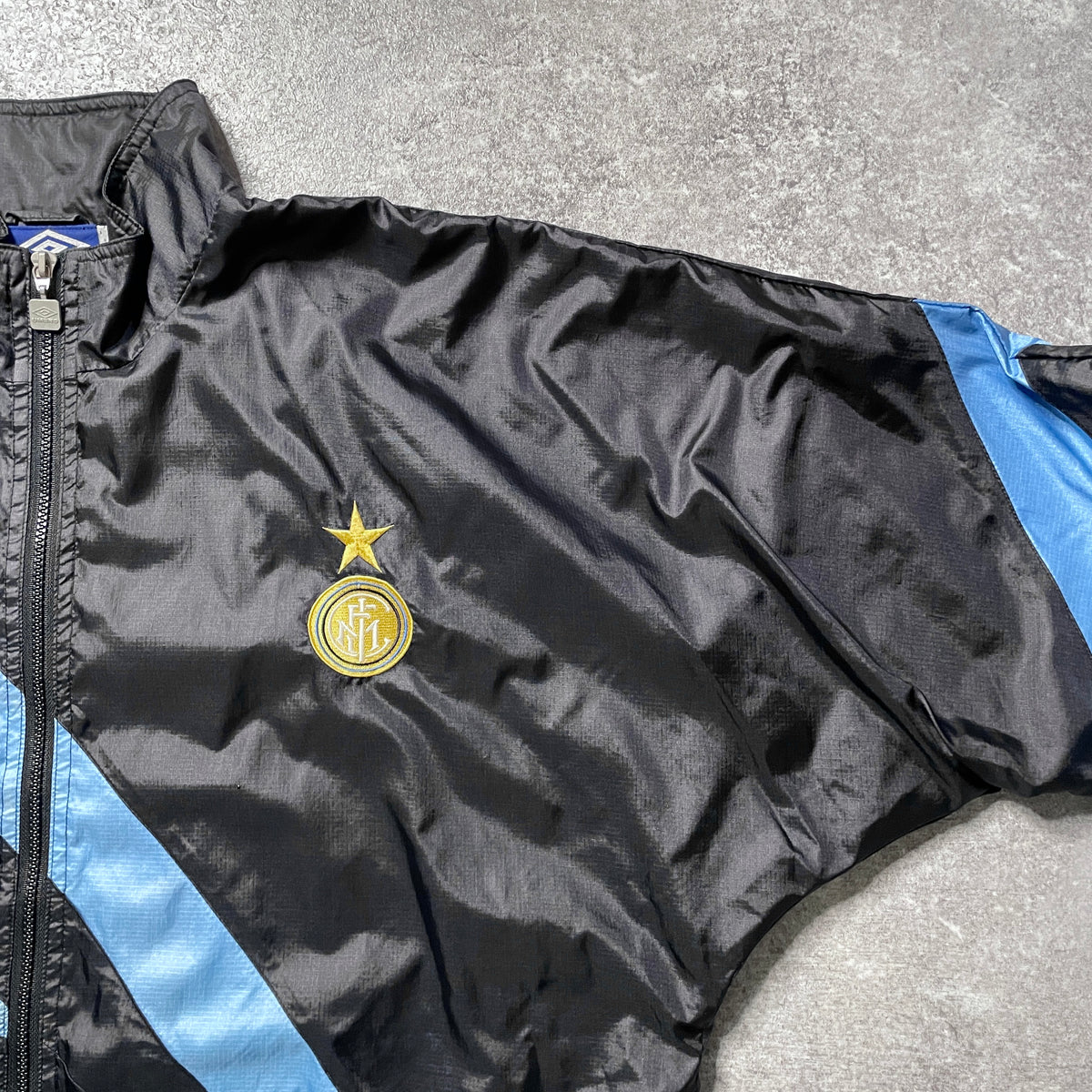 【正規品1992-1993 UMBRO Inter Milan nylon track jacket】