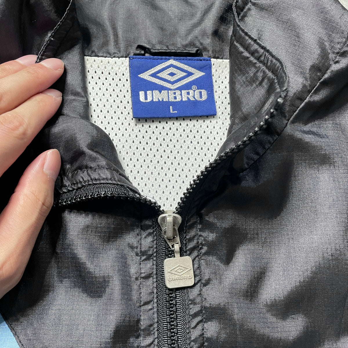 【正規品1992-1993 UMBRO Inter Milan nylon track jacket】