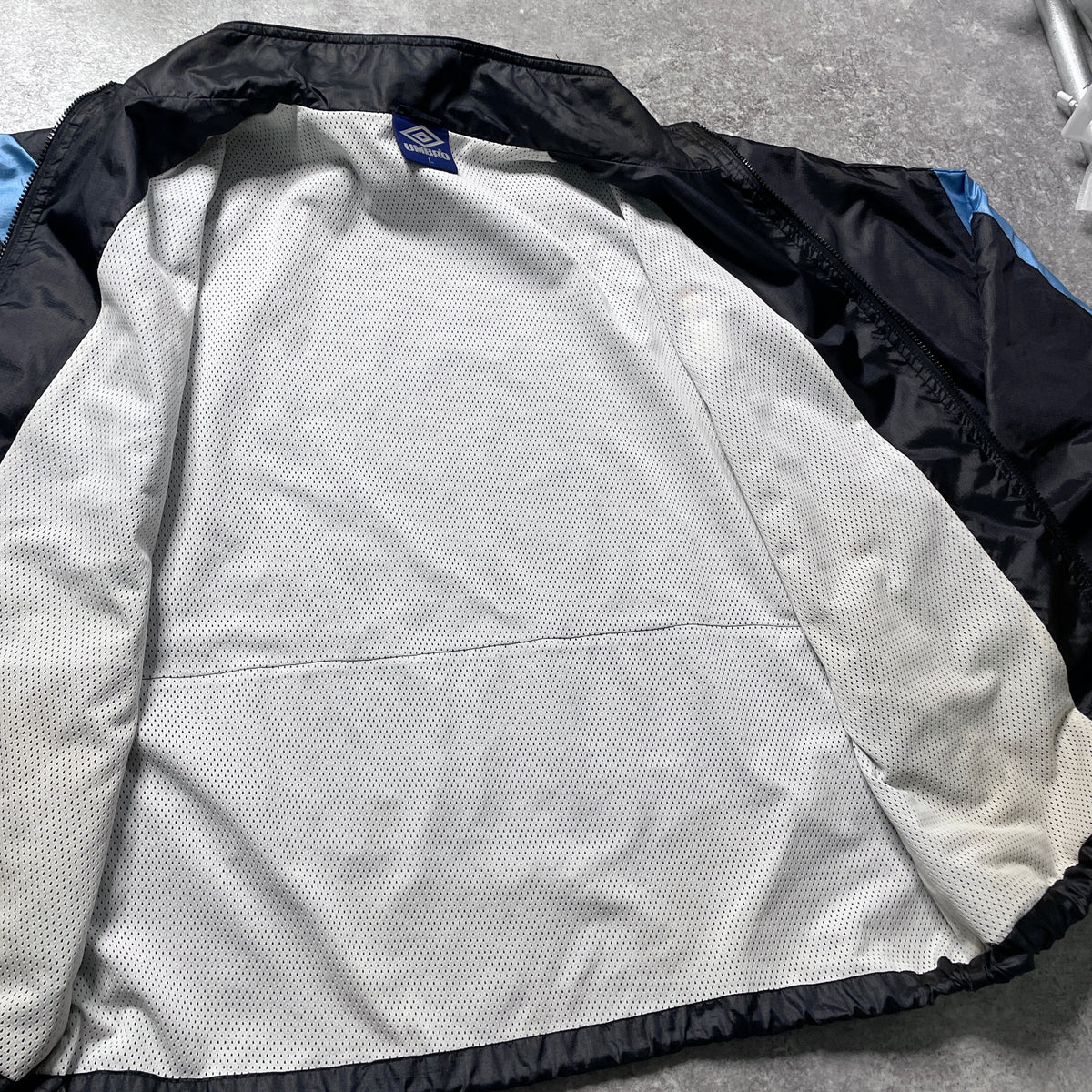 【正規品1992-1993 UMBRO Inter Milan nylon track jacket】