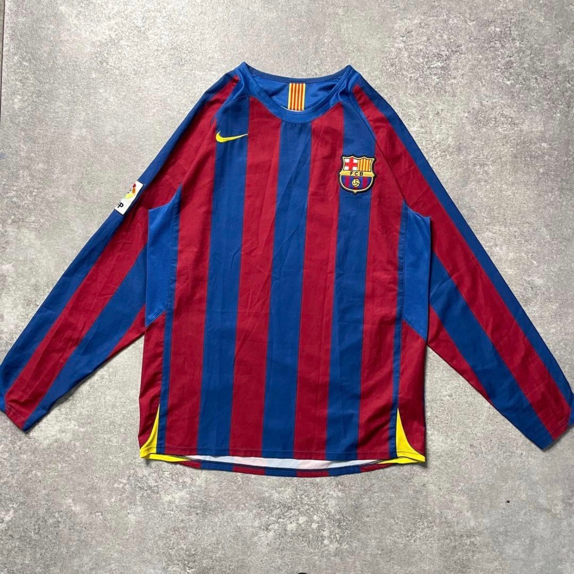 【正規品2005-2006 NIKE Barcelona home L/S LARSSON #7】