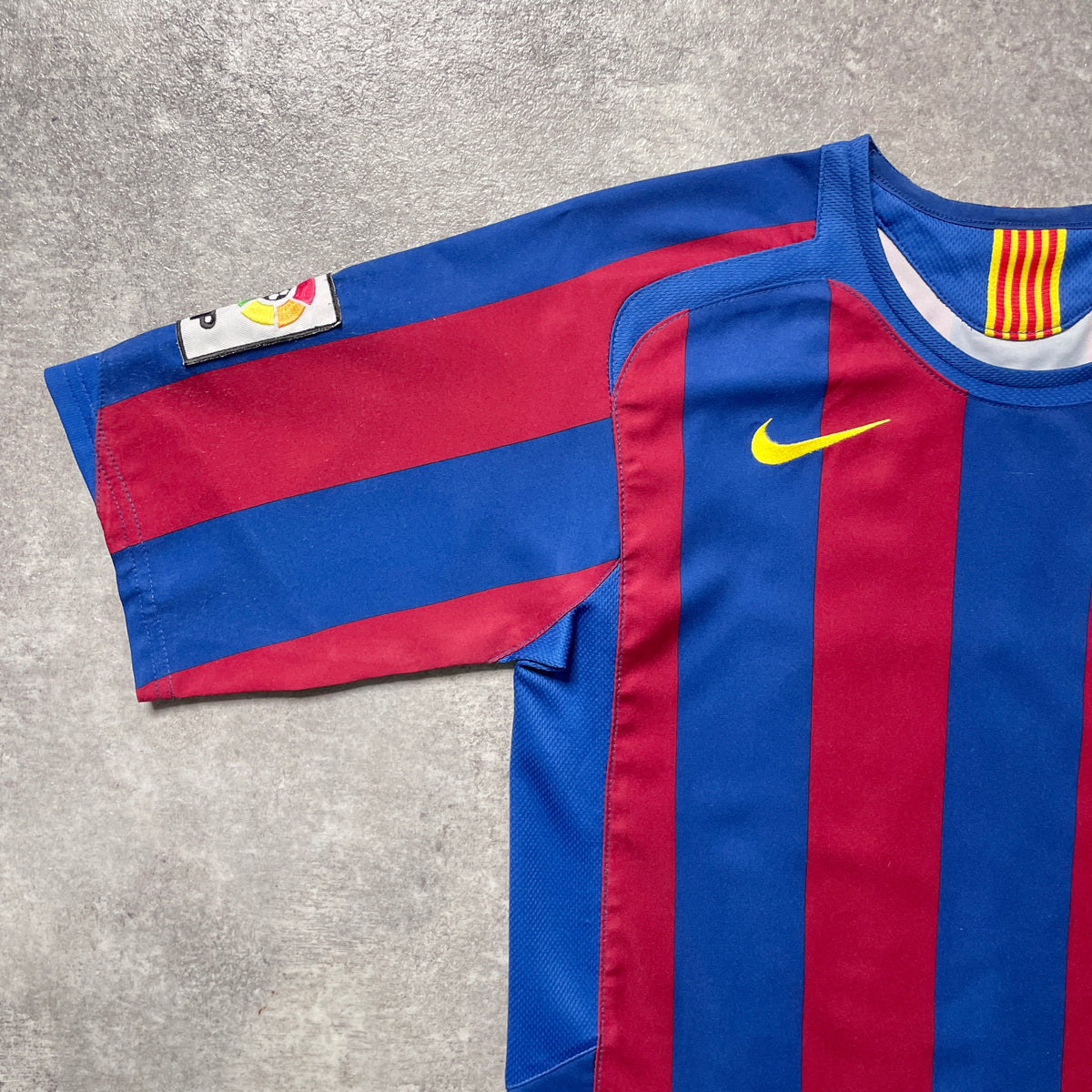 【正規品2005-2006 NIKE Barcelona home MESSI #19】