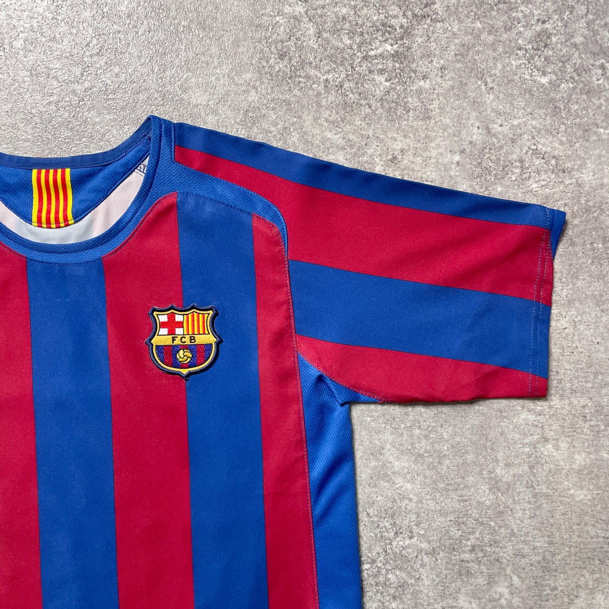 【正規品2005-2006 NIKE Barcelona home MESSI #19】