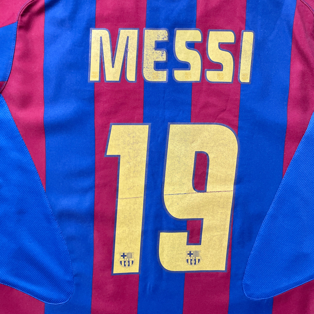 【正規品2005-2006 NIKE Barcelona home MESSI #19】