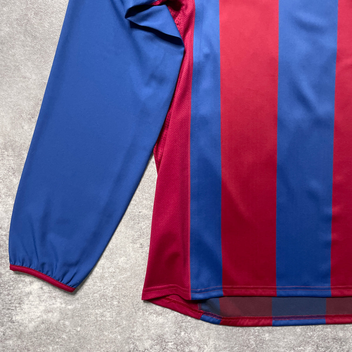 【正規選手支給品2004-2005 NIKE Barcelona home L/S PUYOL #5】