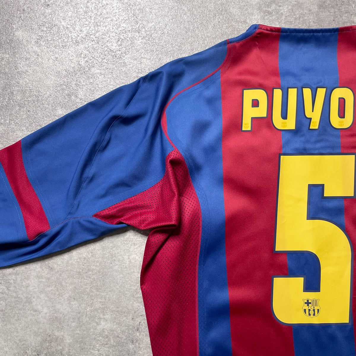 【正規選手支給品2004-2005 NIKE Barcelona home L/S PUYOL #5】